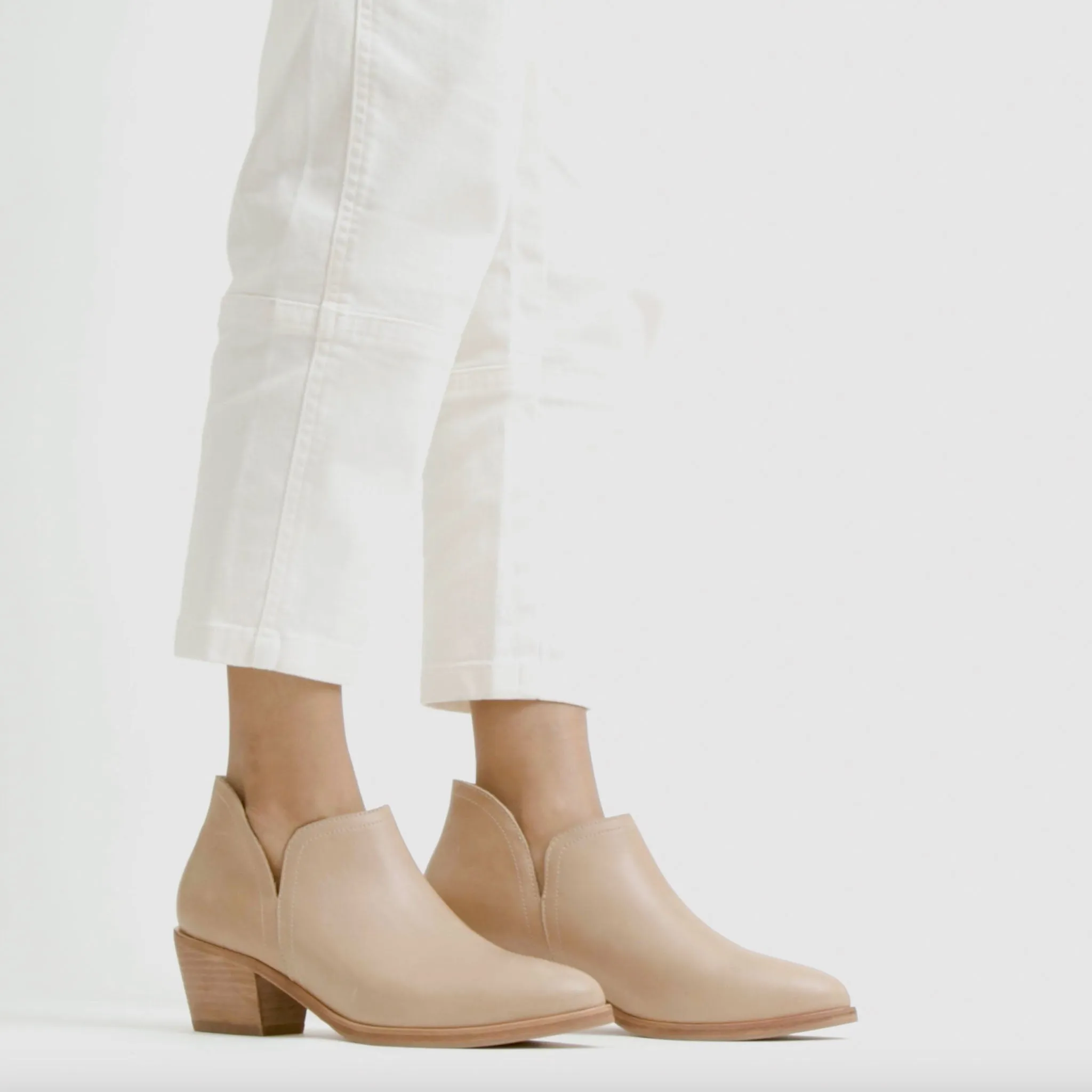 Mia Everyday Ankle Bootie Almond -NISOLO