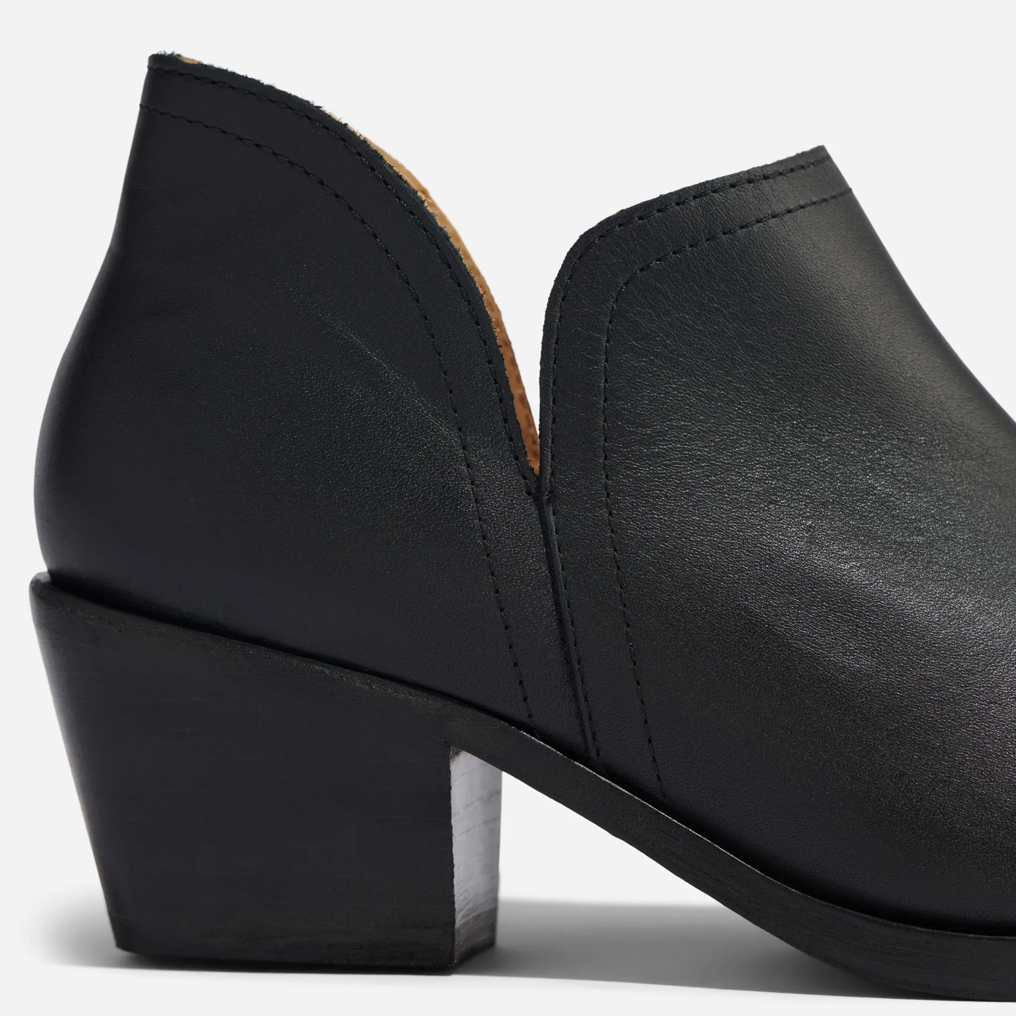 Mia Everyday Ankle Bootie Black/Black -NISOLO