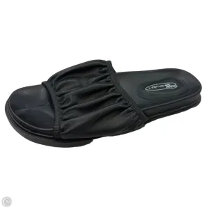 Sandals Flats By Clothes Mentor In Black, Size: 7