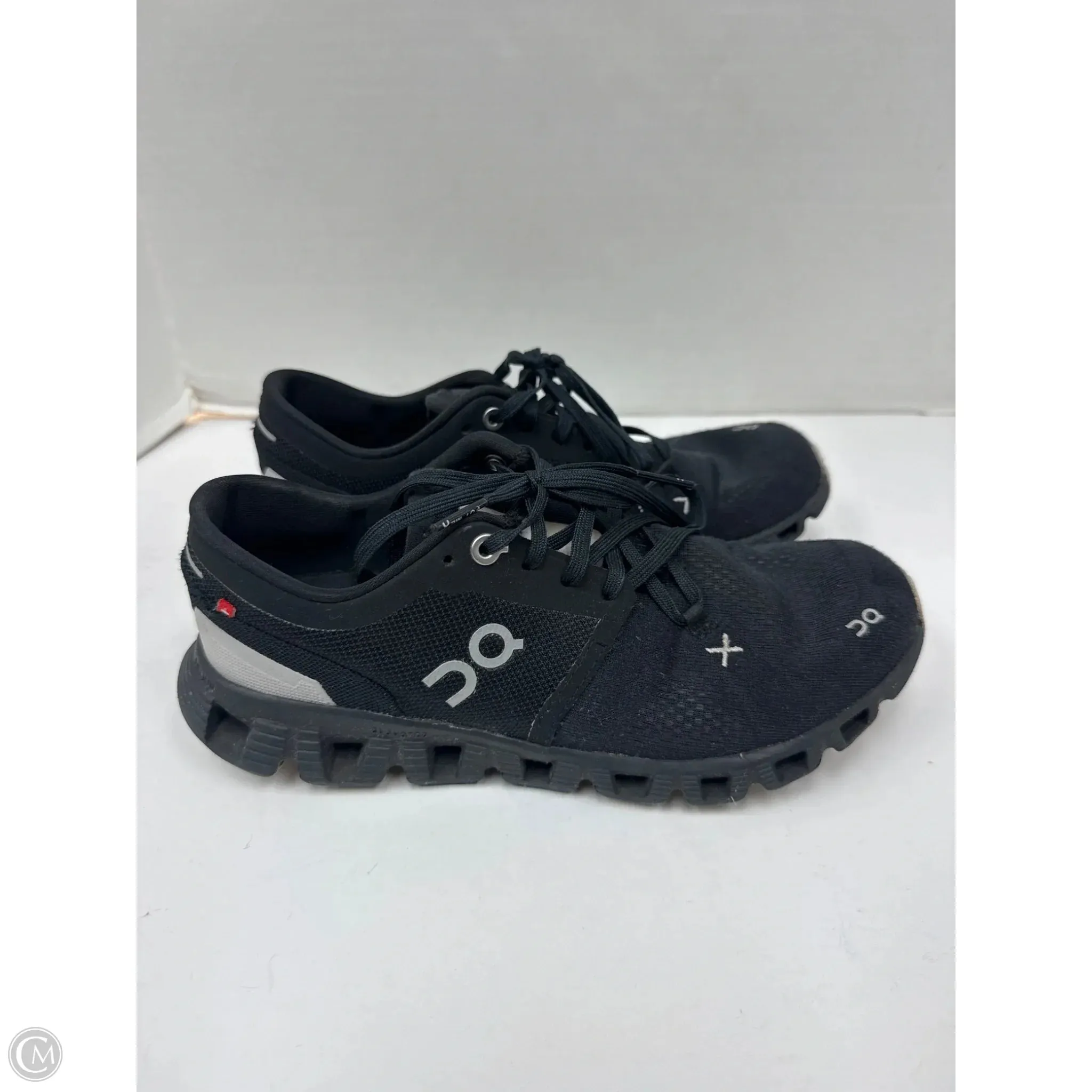 Shoes Athletic By On In Black, Size: 6.5