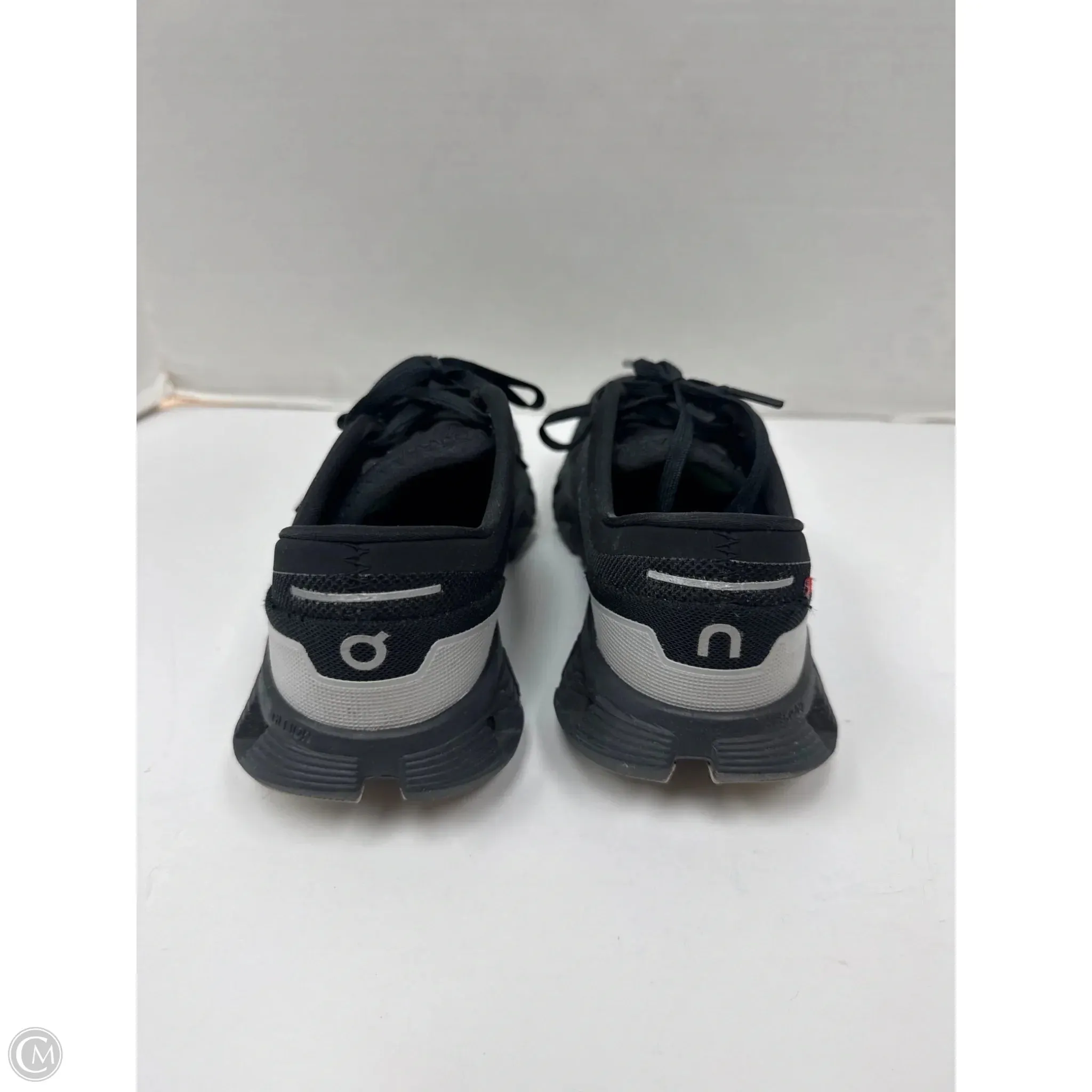 Shoes Athletic By On In Black, Size: 6.5