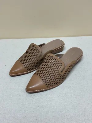Shoes Flats By Cmc In Tan, Size:6
