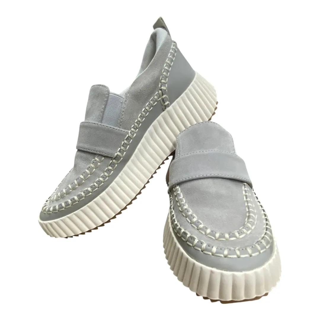 Shoes Sneakers By Dolce Vita In Grey & White, Size:6.5