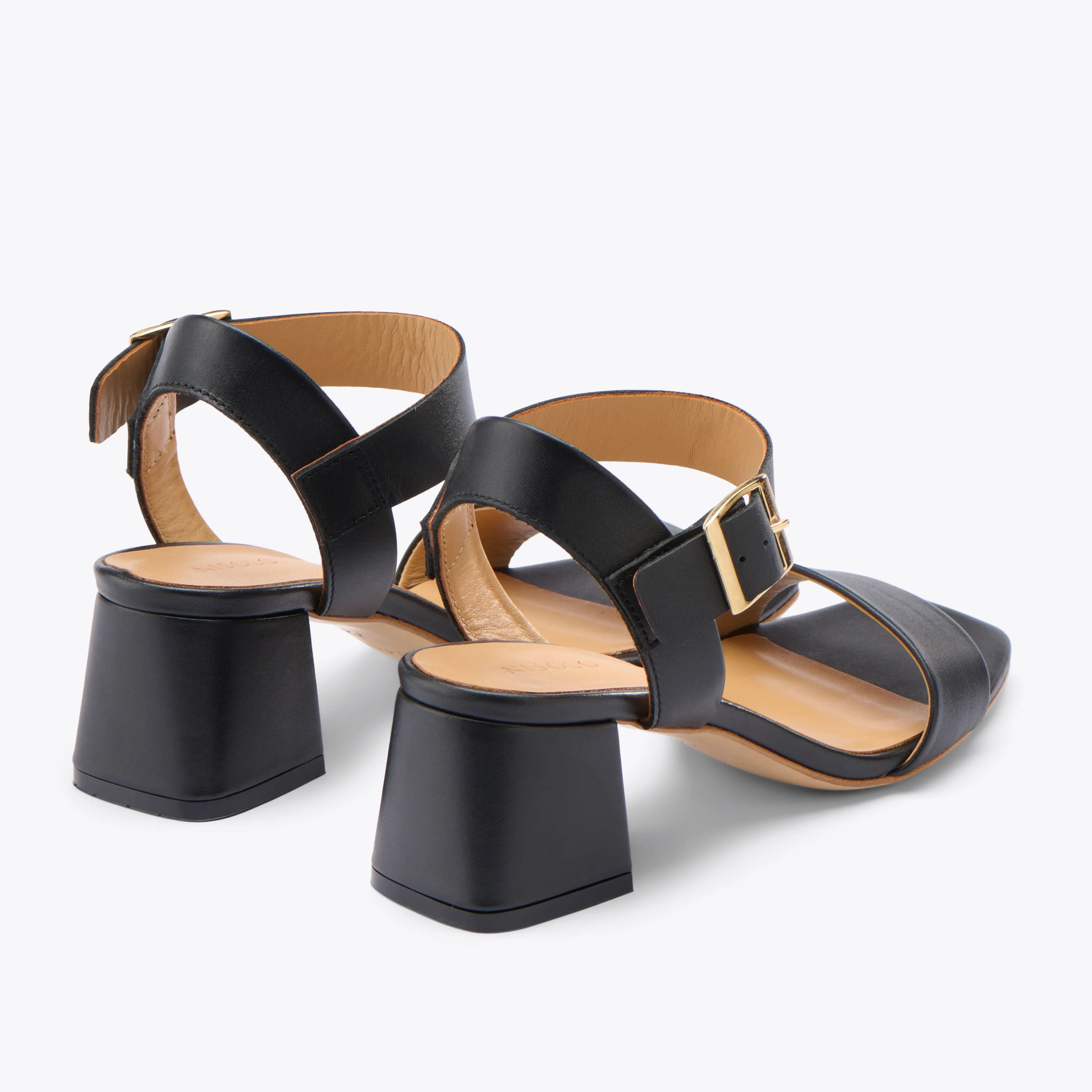 Stella Go-To Block Heel Sandal Black -NISOLO
